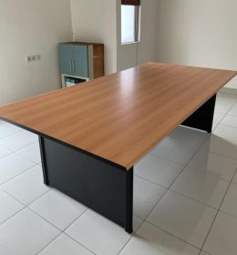 Keunggulan dan Rekomendasi Terbaik Meja Meeting Uno Untuk Kantor
